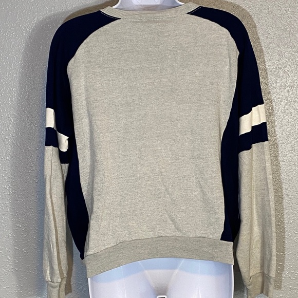 Vintage Dunlop Women's Gray and Navy Sweatshirt - Picture 5 of 7